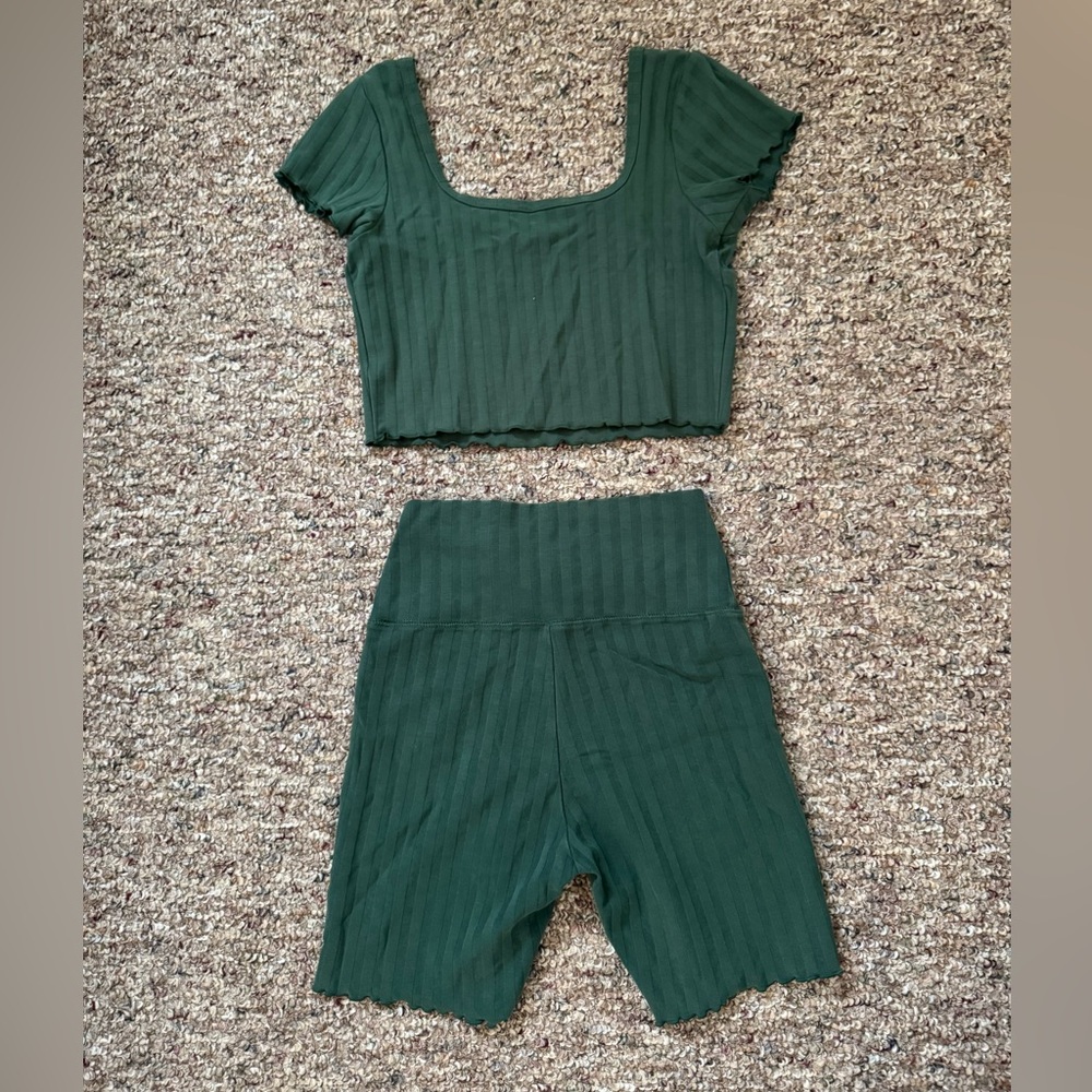 Aerie Green Offline OG Crop Top and Bike Short - Picture 2 of 2